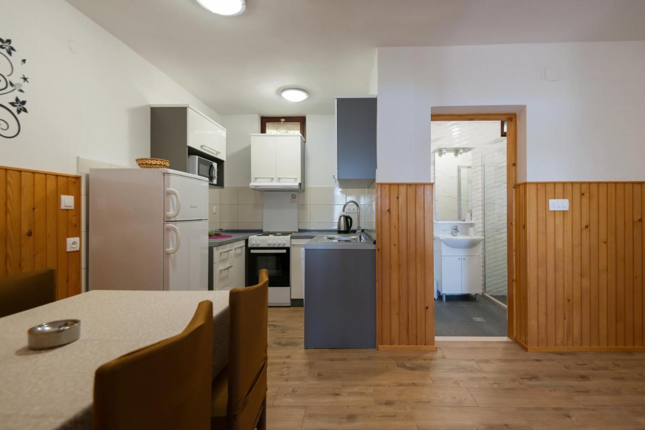 Guesthouse Pavla Govedari Екстер'єр фото